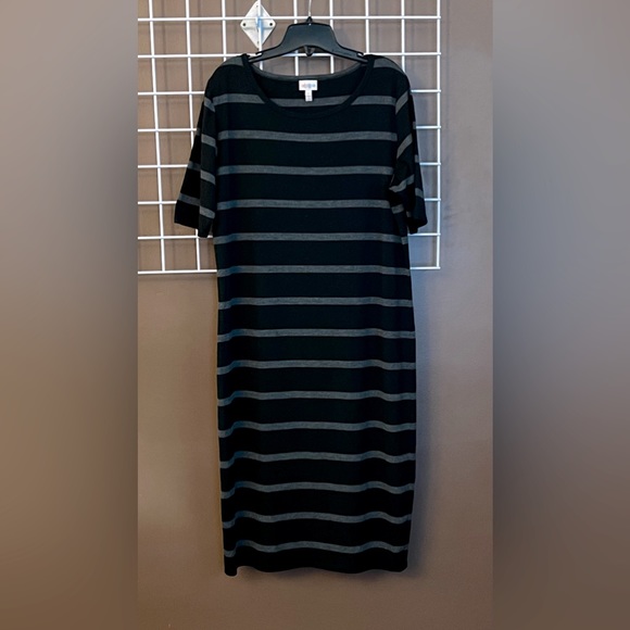 PLUS SIZE LuLaRoe Julia Dress - Picture 1 of 3